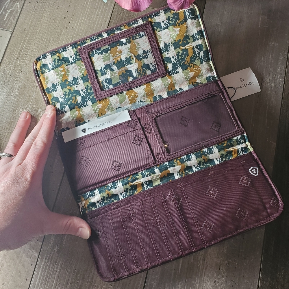 NWT Vera Bradley Heirloom Paisley Quilted RFID Trifold Wallet MSRP $48.00 - Picture 12 of 14